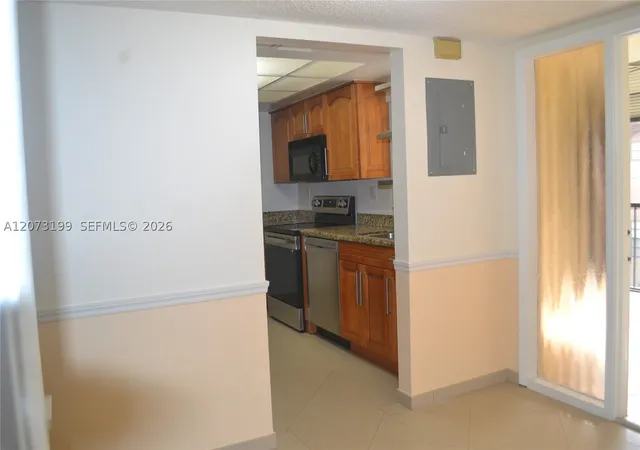 Listing Photo 5 - Condo for sale in building located at 8601 Nw 34Th Pl, Sunrise, FL 33351 - Unit #A208
