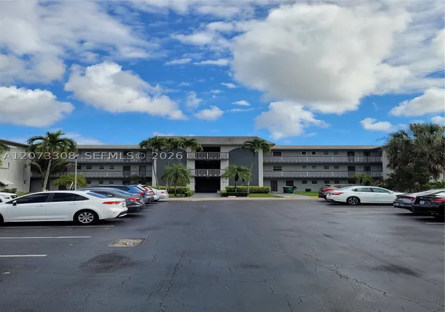 Photo 1 of Condo for sale at 1001 Hillcrest Ct #215, Hollywood, FL 33021 | MLS# A12073308 | Listing updated on 2026-09-02