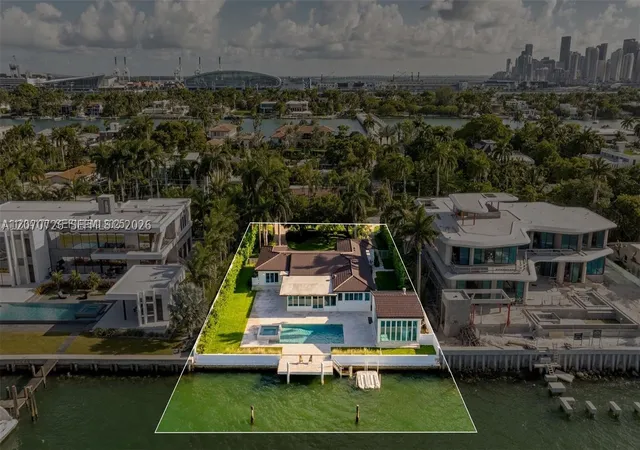 Photo 2 of Sale Pending at 205 N Hibiscus Dr, Miami Beach, FL 33139 | MLS# A12070726 | Listing updated on 2026-09-10