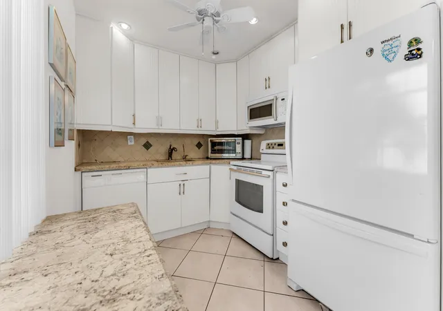 5th image of 572 Flanders L, Delray Beach, FL 33484