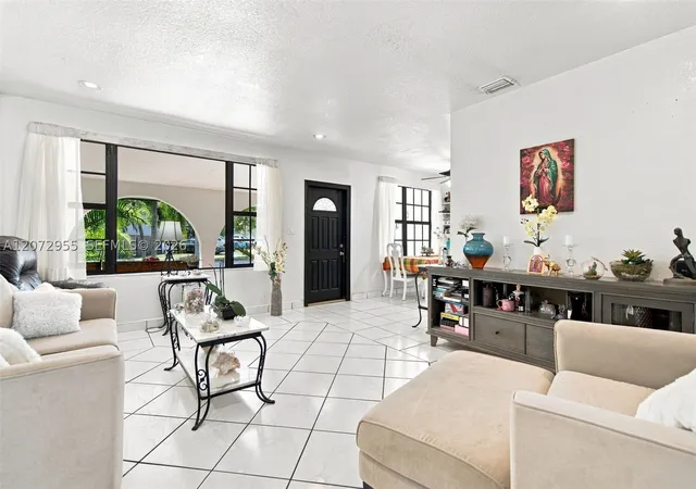 Photo 4 of Single family home for sale at 20001 Ranch Rd, Cutler Bay, FL 33189 | MLS# A12072955 | Listing updated on 2026-09-22