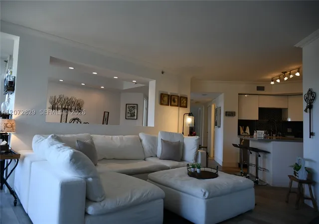 Photo 3 of Condo for sale at 1000 E Island Blvd #303, Aventura, FL 33160 | MLS# A12072829 | Listing updated on 2026-09-14