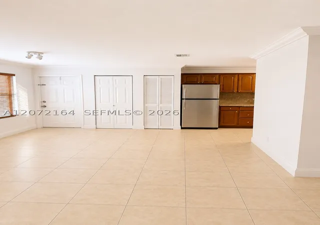 Listing Photo 5 - Condo for sale in building located at 10663 NW 45th St, Coral Springs, FL 33065 - Unit #10663