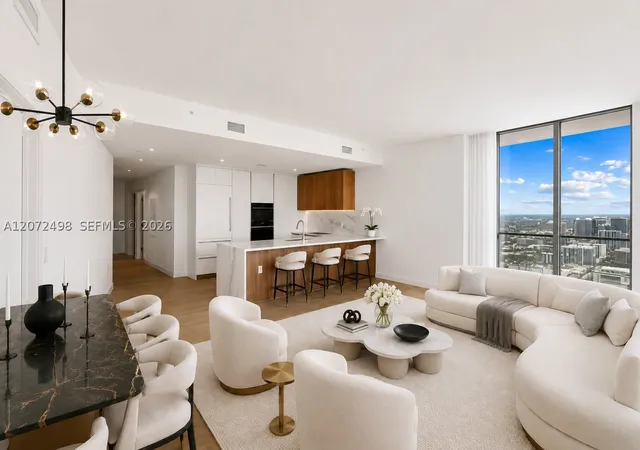Listing Photo 3 - Condo for sale in building located at 1400 Biscayne Blvd, Miami, FL 33132 - Unit #4206