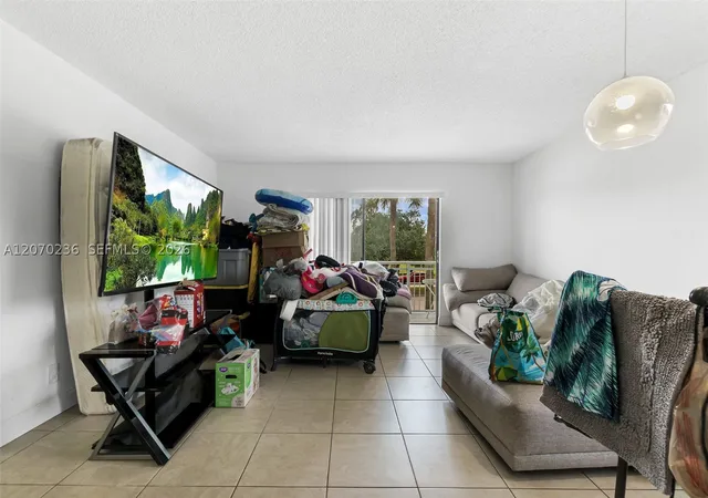 Photo 3 of Condo for sale at 505 S Pine Island Rd #B207, Plantation, FL 33324 | MLS# A12070236 | Listing updated on 2026-09-08