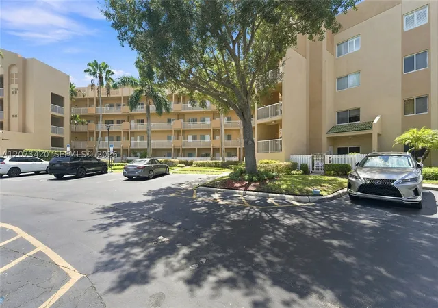 Photo 3 of Condo for sale at 7739 Southampton Ter #308, Tamarac, FL 33321 | MLS# A12073420 | Listing updated on 2026-09-12