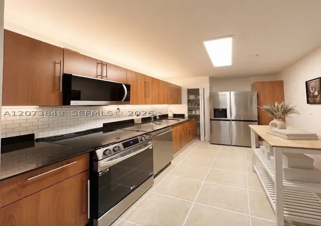Photo 3 of Condo for sale at 3000 S Ocean Dr #1218, Hollywood, FL 33019 | MLS# A12073848 | Listing updated on 2026-10-07
