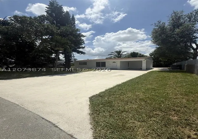 Photo 2 of Sale Pending at 7170 Custer St, Hollywood, FL 33024 | MLS# A12073874 | Listing updated on 2026-09-13
