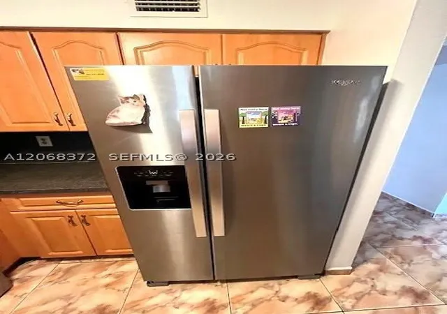 Photo 4 of Townhouse for sale at 5274 W 25Th Ln #206, Hialeah, FL 33016 | MLS# A12068372 | Listing updated on 2026-09-26