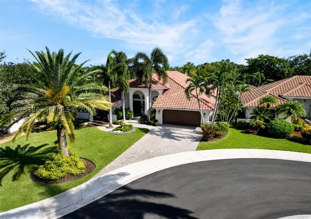 Photo 2 of Sale Pending at 719 Crystal Ct, Weston, FL 33326 | MLS# A12073186 | Listing updated on 2026-10-05