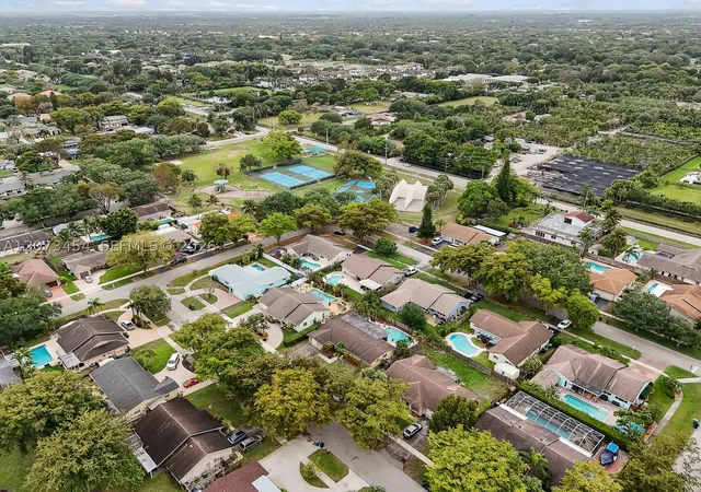 Photo 2 of Single family home for sale at 5009 Sw 104th Ave, Cooper City, FL 33328 | MLS# A12073454 | Listing updated on 2026-09-10