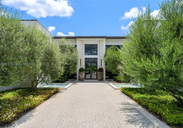 Photo 2 of Mansion for sale at 1510 Sw 149th Ter, Davie, FL 33326 | MLS# A12073203 | Listing updated on 2026-09-04