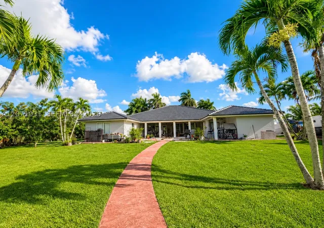 Photo 3 of Single family home for sale at 20835 Sw 236th St, Homestead, FL 33031 | MLS# A12071031 | Listing updated on 2026-09-10