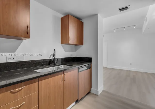 Photo 3 of Sale Pending at 18800 Ne 29th Ave #LP1022, Aventura, FL 33180 | MLS# A12073140 | Listing updated on 2026-10-07