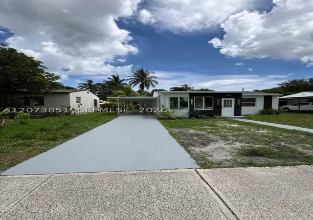 Photo 2 of Single family home for sale at 825 S 28th Ave, Hollywood, FL 33020 | MLS# A12073851 | Listing updated on 2026-09-11