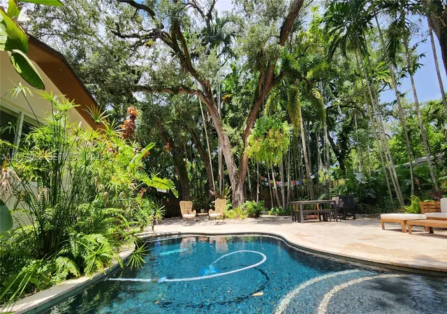 Photo 4 of Sale Pending at 391 Ne 131St St, North Miami, FL 33161 | MLS# A12074059 | Listing updated on 2026-08-31