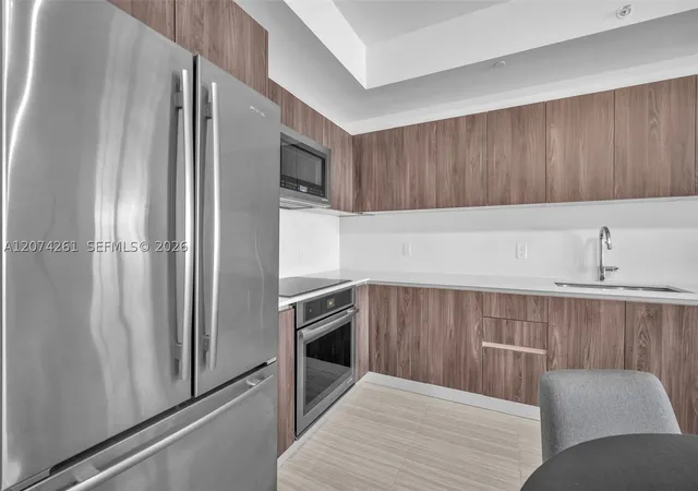 Photo 4 of Condo for sale at 2960 Ne 207Th St #1102, Aventura, FL 33180 | MLS# A12074261 | Listing updated on 2026-08-19
