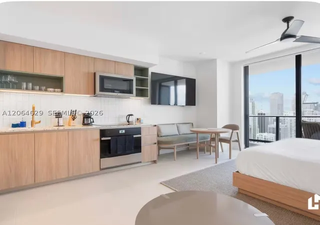 Photo 3 of Condo for sale at 159 Ne 6Th St #3506, Miami, FL 33132 | MLS# A12064629 | Listing updated on 2026-09-15