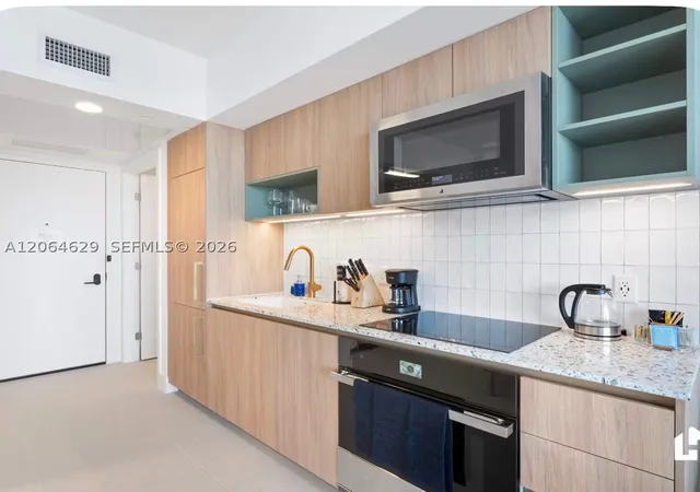 Photo 4 of Condo for sale at 159 Ne 6Th St #3506, Miami, FL 33132 | MLS# A12064629 | Listing updated on 2026-09-15