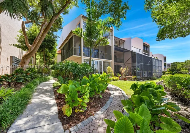 Photo 2 of Townhouse for sale at 5996 Paradise Point Dr, Palmetto Bay, FL 33157 | MLS# A12068582 | Listing updated on 2026-09-01
