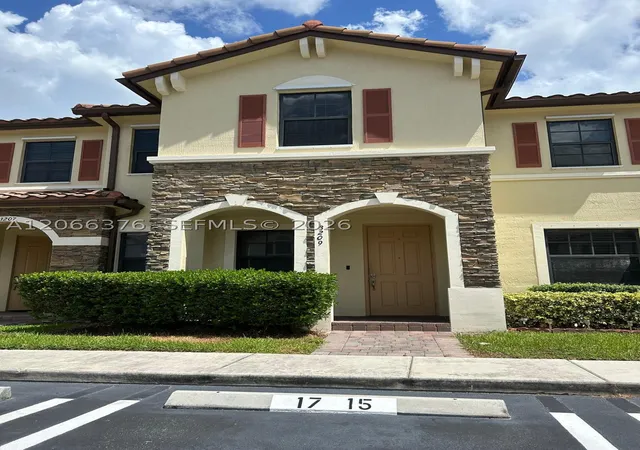 Photo 2 of Townhouse for sale at 3209 Se 5th St, Homestead, FL 33033 | MLS# A12066376 | Listing updated on 2026-08-31