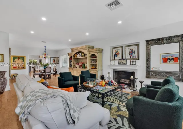 Photo 3 of Single family home for sale at 285 Ne 103Rd St, Miami Shores, FL 33138 | MLS# A12073897 | Listing updated on 2026-10-04