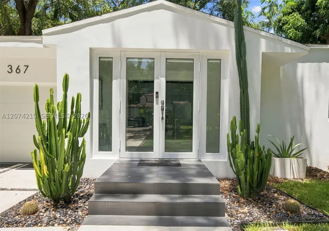 Photo 3 of Single family home for sale at 367 Ne 86th St, El Portal, FL 33138 | MLS# A12074215 | Listing updated on 2026-10-03