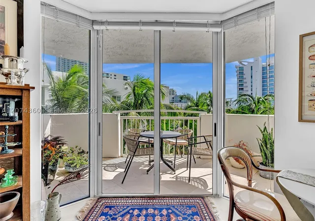 Listing Photo 4 - Condo for sale in building located at 1621 Bay Rd, Miami, FL 33139 - Unit #408