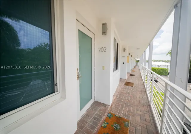 Listing Photo 3 - Condo for sale in building located at 405 N Hibiscus Dr, Miami, FL 33139 - Unit #202