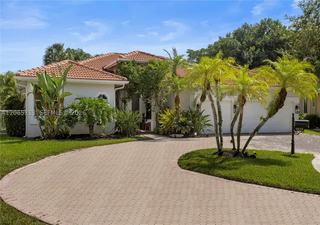 Photo 3 of Single family home for sale at 4015 Crossbill Ln, Weston, FL 33331 | MLS# A12065213 | Listing updated on 2026-09-14