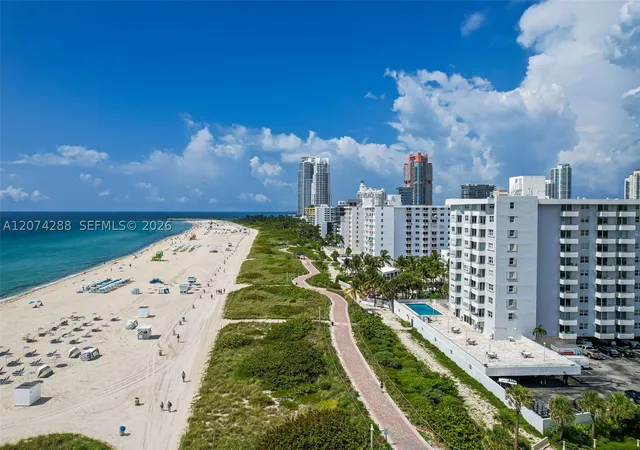 Listing Photo 5 - Condo for sale in building located at 465 Ocean Dr, Miami, FL 33139 - Unit #512