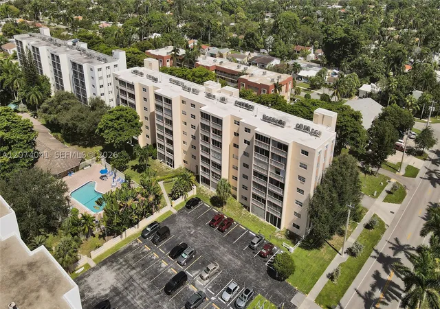Photo 2 of Condo for sale at 1001 Ne 14th Ave #402, Hallandale Beach, FL 33009 | MLS# A12074041 | Listing updated on 2026-10-05