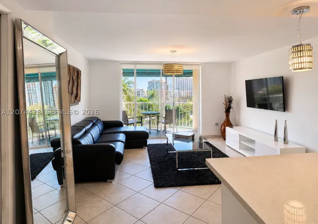 Listing Photo 3 - Condo for sale in building located at 19701 E Country Clb Dr, Miami, FL 33180 - Unit #5605
