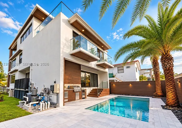 Photo 1 of Single family home for sale at 5601 N Ocean Dr, Hollywood, FL 33019 | MLS# A12073697 | Listing updated on 2026-09-18