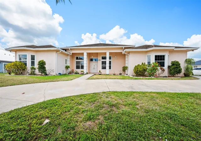 Photo 3 of Single family home for sale at 1006 Bayberry Loop, Clewiston, FL 33440 | MLS# A12074133 | Listing updated on 2026-08-27