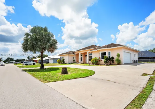 Photo 4 of Single family home for sale at 1006 Bayberry Loop, Clewiston, FL 33440 | MLS# A12074133 | Listing updated on 2026-08-27