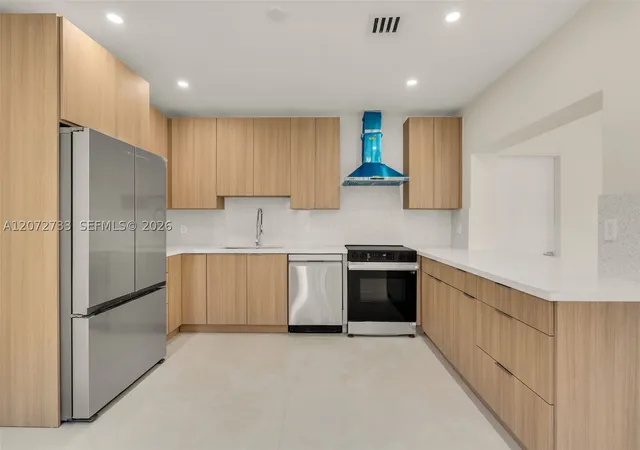 Photo 2 of Single family home for sale at 1514 Ne 176th St, North Miami Beach, FL 33162 | MLS# A12072733 | Listing updated on 2026-09-03