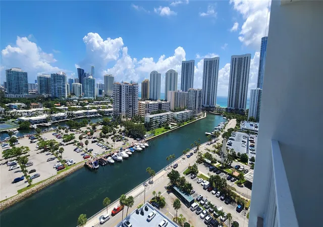 Photo 2 of Condo for sale at 500 Bayview Dr #1725, Sunny Isles Beach, FL 33160 | MLS# A12074618 | Listing updated on 2026-09-17