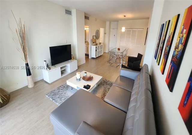 Photo 3 of Condo for sale at 500 Bayview Dr #1725, Sunny Isles Beach, FL 33160 | MLS# A12074618 | Listing updated on 2026-09-17