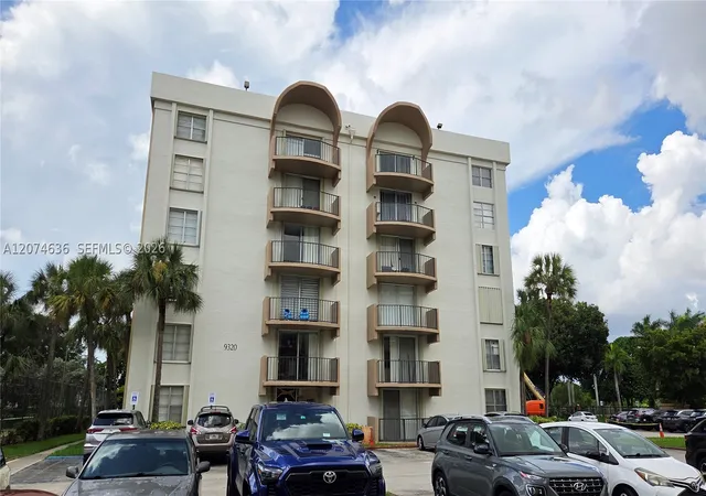 Photo 1 of Sale Pending at 9320 Fontainebleau Blvd #401, Miami, FL 33172 | MLS# A12074636 | Listing updated on 2026-09-14
