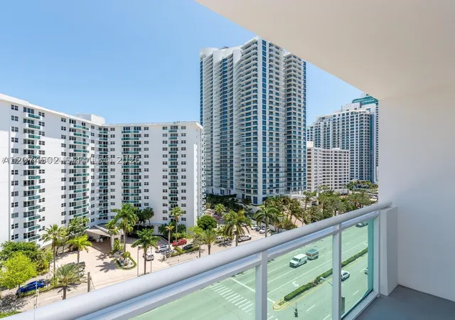 Photo 3 of Condo for sale at 3000 S Ocean Dr #922, Hollywood, FL 33019 | MLS# A12074502 | Listing updated on 2026-10-04
