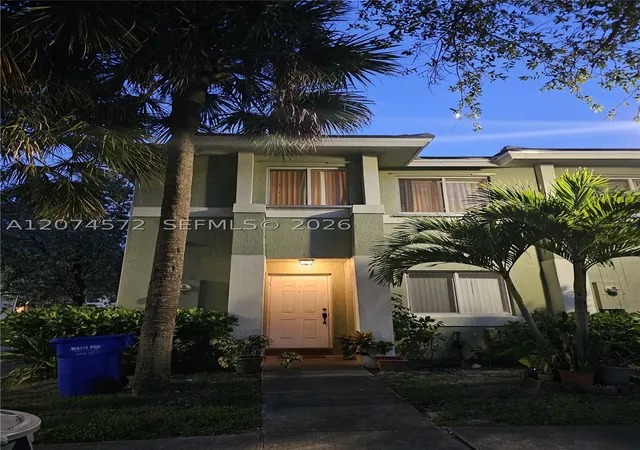 Townhouse for sale at 126 Hidden Ct Rd #27-D, Hollywood, FL 33023 | MLS# A12074572