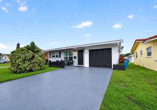 Photo 3 of Single family home for sale at 5721 Nw 64th Way, Tamarac, FL 33321 | MLS# A12074719 | Listing updated on 2026-09-26