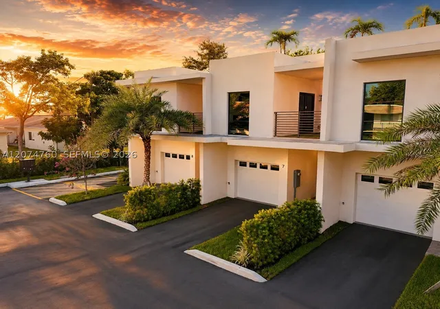 Photo 1 of Townhouse for sale at 2511 Pierce St #7, Hollywood, FL 33020 | MLS# A12074760 | Listing updated on 2026-09-08