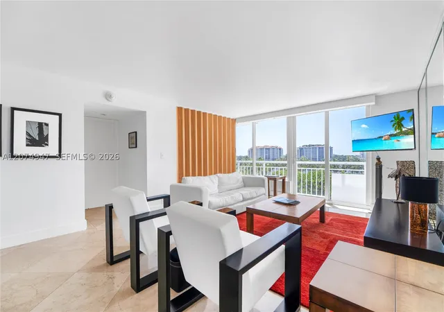 Listing Photo 3 - Condo for sale in building located at 400 S Pointe Dr, Miami, FL 33139 - Unit #505