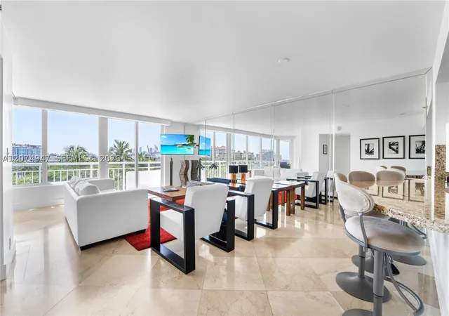 Listing Photo 4 - Condo for sale in building located at 400 S Pointe Dr, Miami, FL 33139 - Unit #505