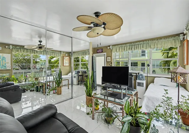 Photo 3 of Condo for sale at 350 S Shore Dr #15, Miami Beach, FL 33141 | MLS# A12069327 | Listing updated on 2026-09-04