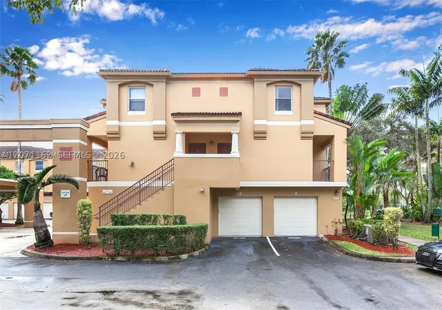 Photo 1 of Sale Pending at 771 N Pine Island Rd #214, Plantation, FL 33324 | MLS# A12071162 | Listing updated on 2026-08-31