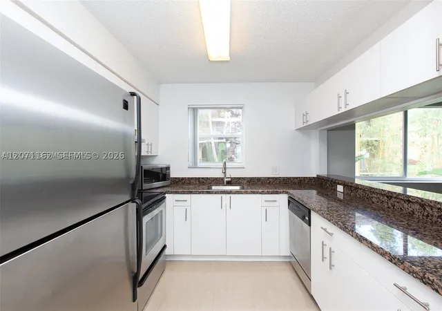 Photo 3 of Sale Pending at 771 N Pine Island Rd #214, Plantation, FL 33324 | MLS# A12071162 | Listing updated on 2026-08-31