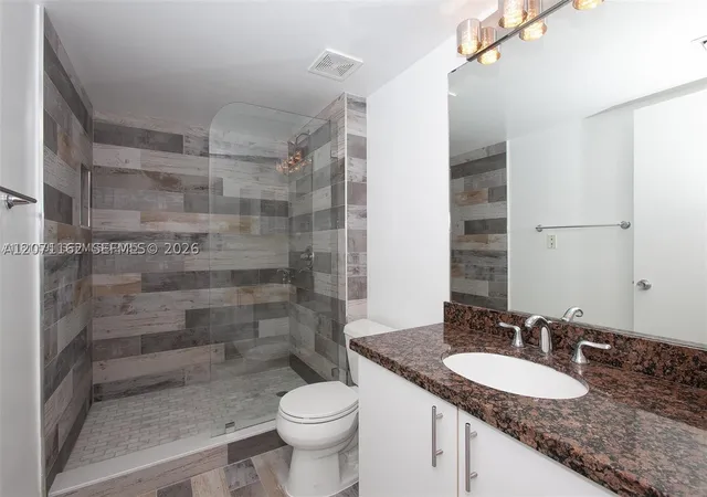 Listing Photo 5 - Condo for sale in building located at 771 N Pine Island Rd, Plantation, FL 33324 - Unit #214